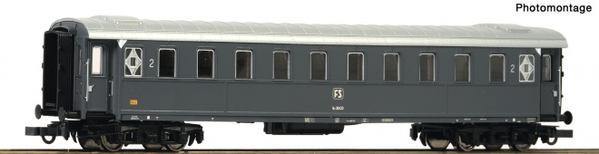 Passenger car 2nd class<br /><a href='images/pictures/Roco/Roco-74602.jpg' target='_blank'>Full size image</a>